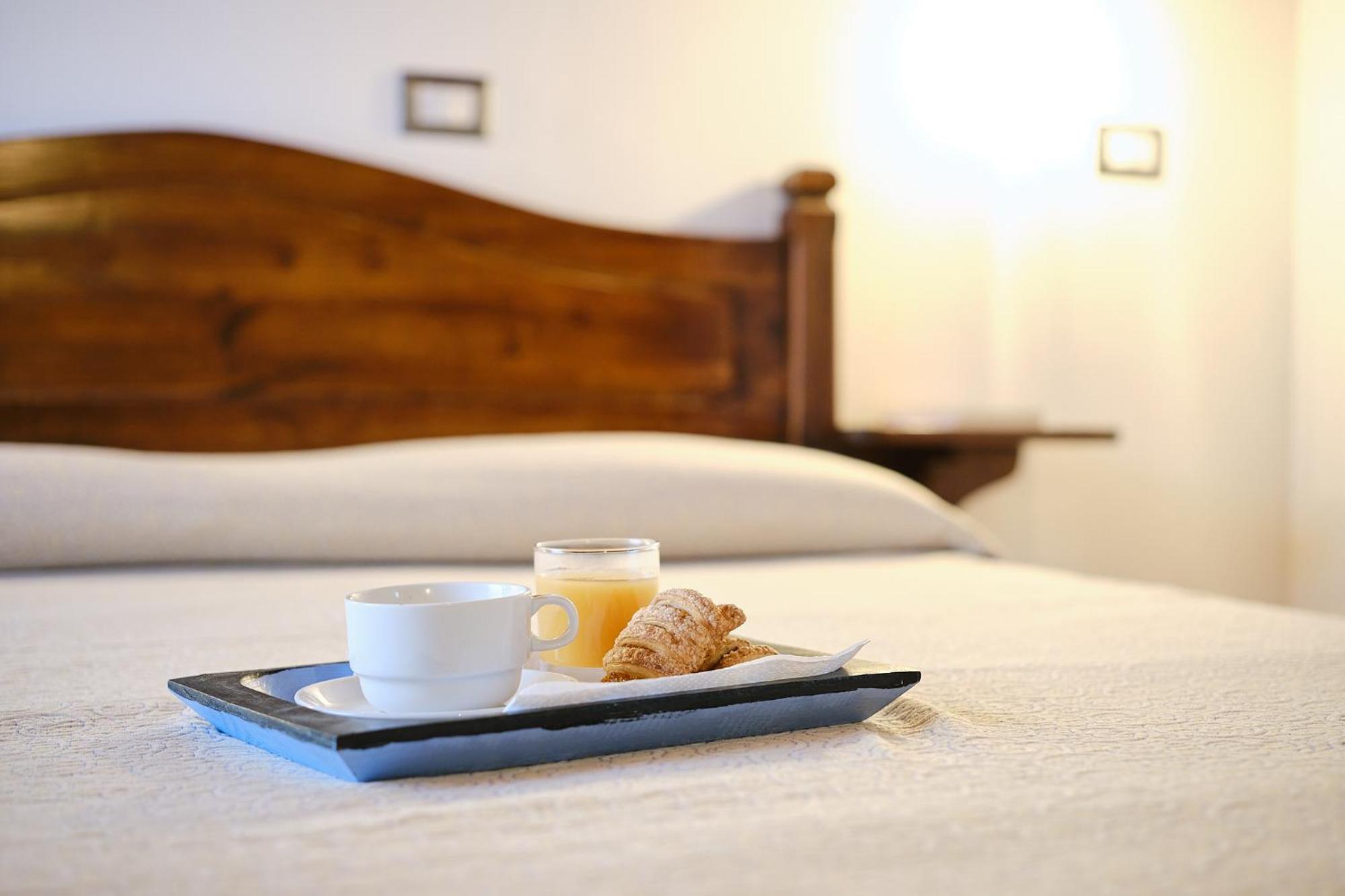 Albergo Della Posta Браччано Экстерьер фото