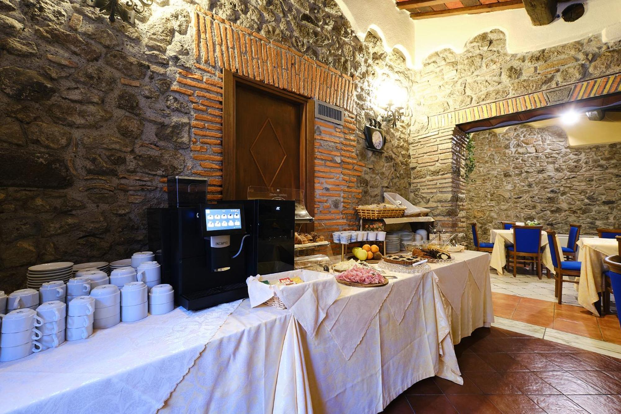 Albergo Della Posta Браччано Экстерьер фото